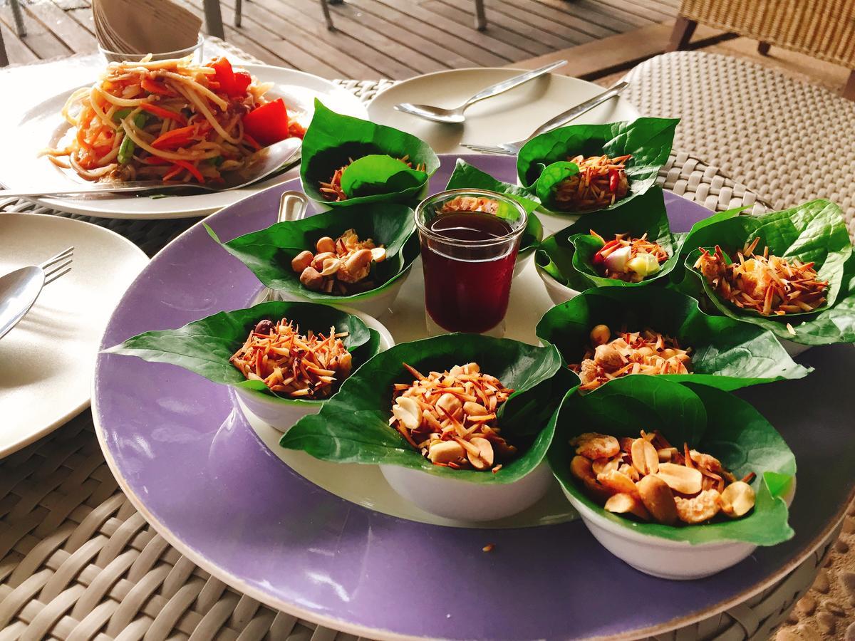 Baan Chumphon Hotel Pathio Exterior foto